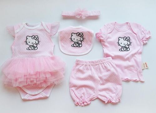 Coffret cadeau pour bébé - Vêtements + Accessoires Kitty manches courtes Ref 1951923