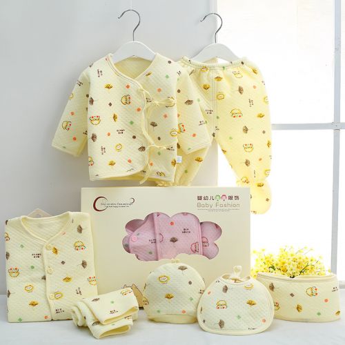 Coffret cadeau pour bébé - Vêtements + Accessoires Ref 1952001