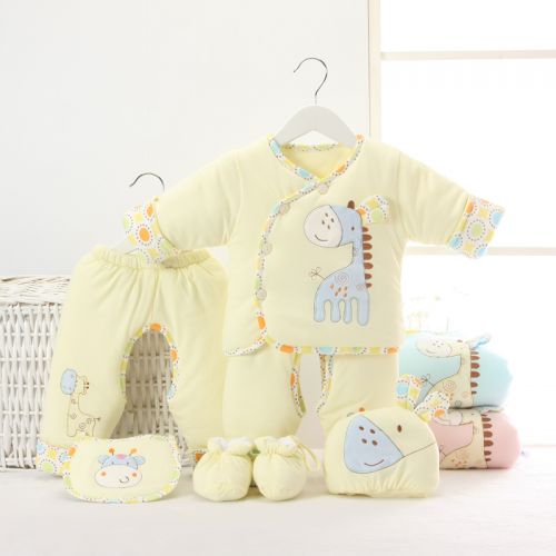 Coffret cadeau pour bébé - Vêtements + Chaussures Accessoires Ref 1952307