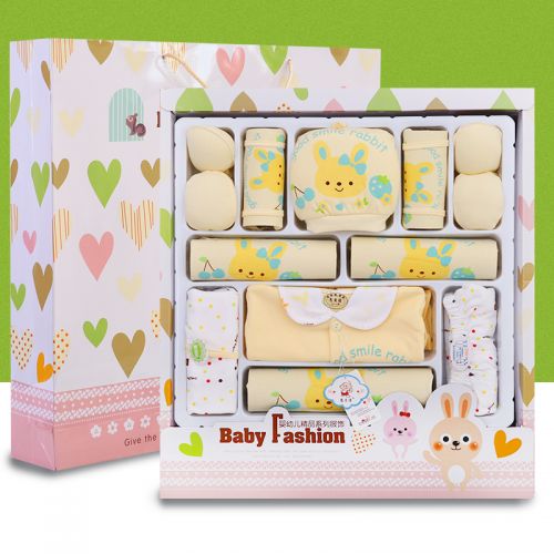 Coffret cadeau pour bébé - Vêtements + Accessoires Ref 1952344