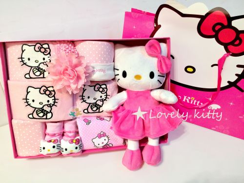 Coffret cadeau pour bébé - Vêtements + Chaussures accessoires Ref 1952479