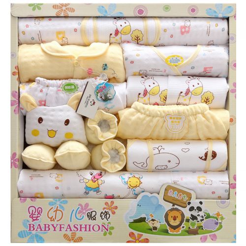 Coffret cadeau pour bébé - Vêtements + Accessoires BANJVALL Ref 1953012