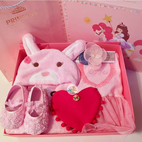 Coffret cadeau pour bébé - Vêtements + Chaussures accessoires Ref 1953225