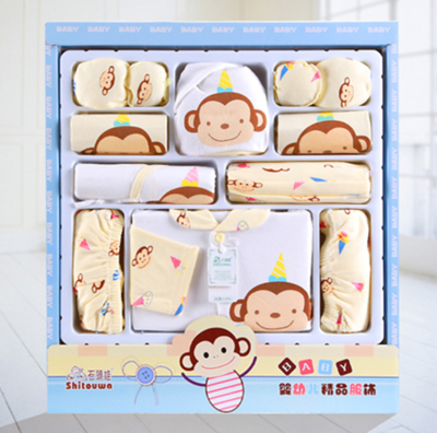 Coffret cadeau pour bébé - Vêtements + Accessoires Ref 1953728