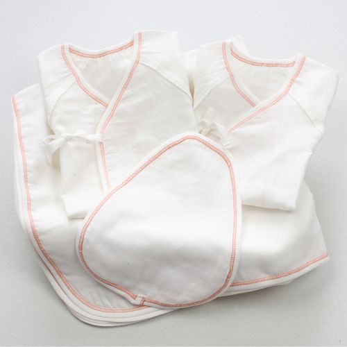 Coffret cadeau pour bébé - vêtements Ref 1953748