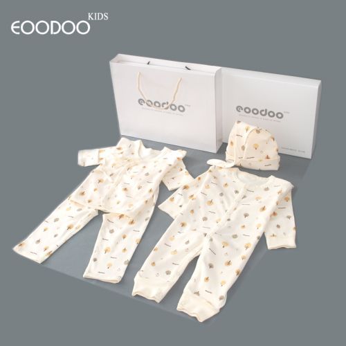 Coffret cadeau pour bébé - Vêtements + Accessoires EOODOO HX528703 Ref 1954946