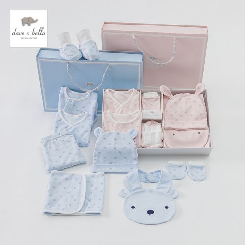 Coffret cadeau pour bébé - Vêtements + Fournitures DAVEBELLA 52-59 Ref 1955706