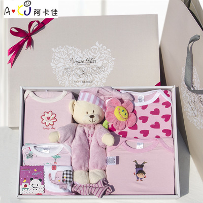 Coffret cadeau pour bébé - Vêtements + Chaussures accessoires Ref 1955798