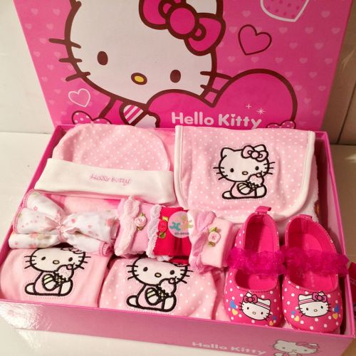 Coffret cadeau pour bébé - Vêtements + Chaussures accessoires Ref 1955816