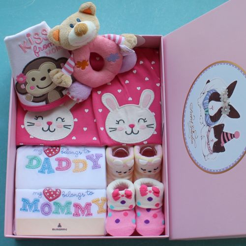 Coffret cadeau pour bébé - Vêtements + Fournitures DEARV BABY Ref 1956438