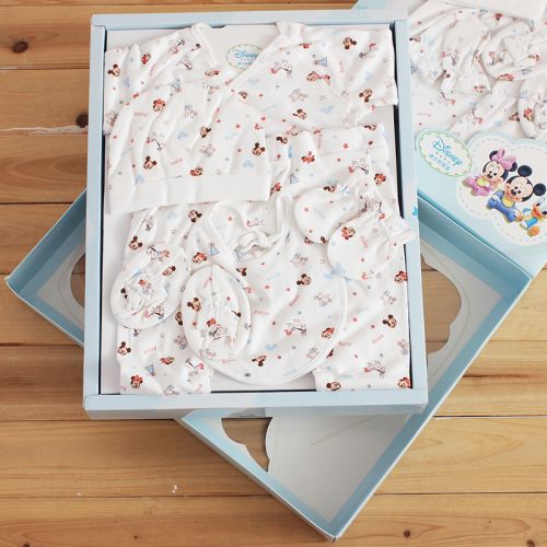 Coffret cadeau pour bébé - Vêtements + Accessoires DISNEY A031101331092 Ref 1956635