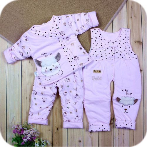 Coffret cadeau pour bébé - vêtements Ref 1957165