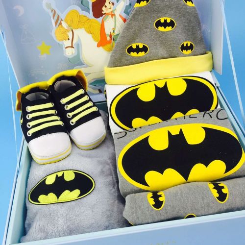 Coffret cadeau pour bébé - Vêtements + Chaussures Accessoires Ref 1957301