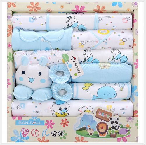 Coffret cadeau pour bébé - Vêtements + Fournitures E-005 Ref 1957438