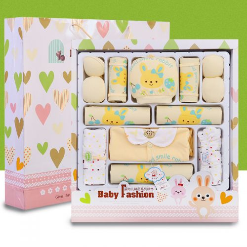 Coffret cadeau pour bébé - Vêtements + Chaussures accessoires Ref 1957901