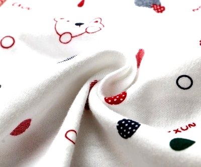 Coffret cadeau pour bébé - vêtements Ref 1958736