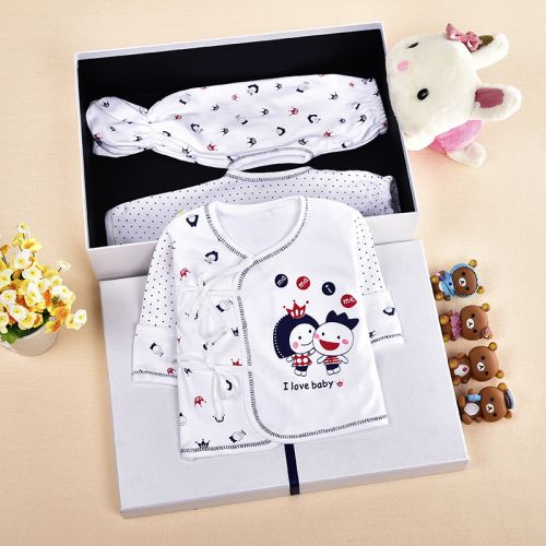 Coffret cadeau pour bébé - vêtements Ref 1958869