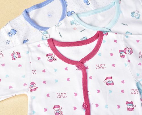 Coffret cadeau pour bébé - vêtements Ref 1958932