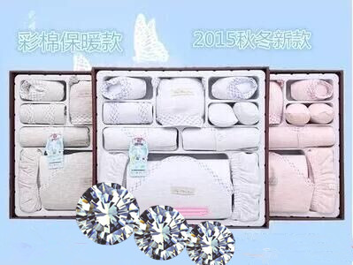 Coffret cadeau pour bébé - Vêtements + Accessoires Modèle 003 coton coloré Ref 1958966