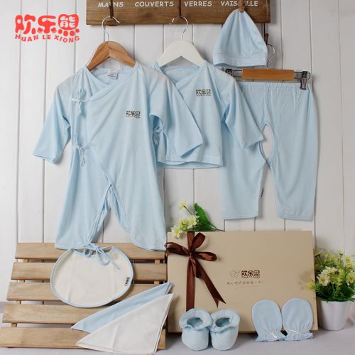 Coffret cadeau pour bébé - Vêtements + Accessoires LH010 Ref 1959301