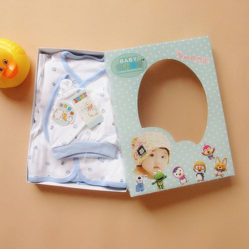 Coffret cadeau pour bébé - vêtements Ref 1959418