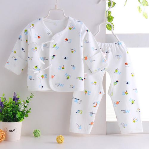 Coffret cadeau pour bébé - vêtements Ref 1959736