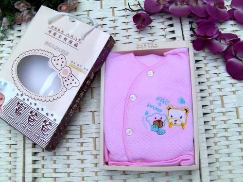 Coffret cadeau pour bébé - Vêtements + Accessoires Ref 1960306