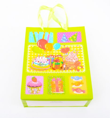 Coffret cadeau pour bébé - Vêtements + Fournitures Ref 1960387