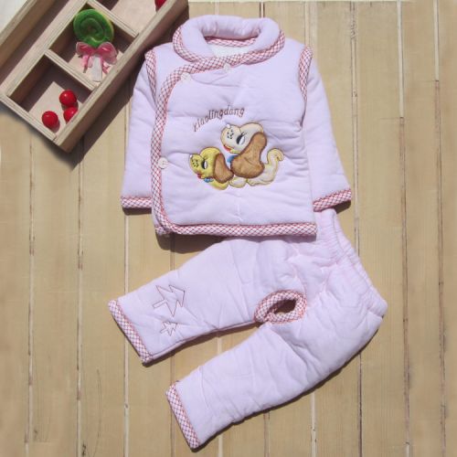 Coffret cadeau pour bébé - vêtements Ref 1960446