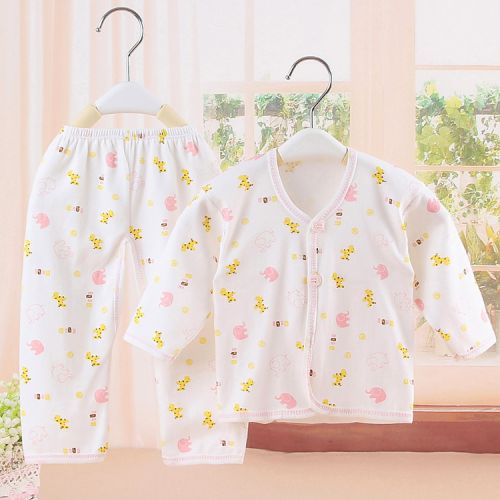 Coffret cadeau pour bébé - Kit d'accessoires Ref 1960868