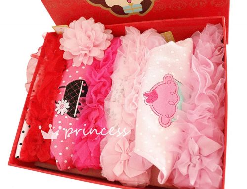 Coffret cadeau pour bébé - Vêtements + Accessoires Ref 1961439