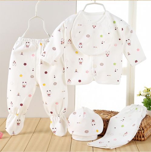 Coffret cadeau pour bébé - vêtements Ref 1961790