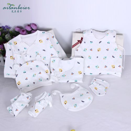 Coffret cadeau pour bébé - Vêtements + Fournitures Voir la description Ref 1961923