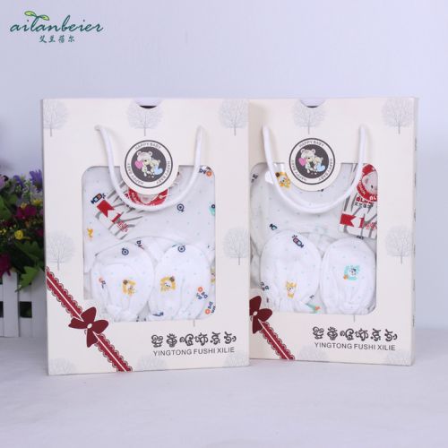 Coffret cadeau pour bébé - Vêtements + Fournitures 0ba Ref 1962294