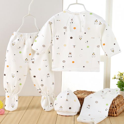 Coffret cadeau pour bébé - vêtements Ref 1962331