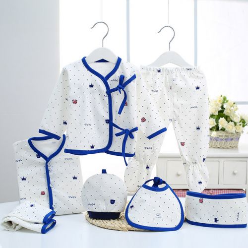 Coffret cadeau pour bébé - Vêtements + Accessoires Ref 1963237