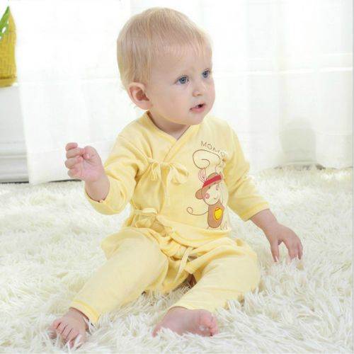 Coffret cadeau pour bébé - Vêtements + Fournitures Ref 1963406