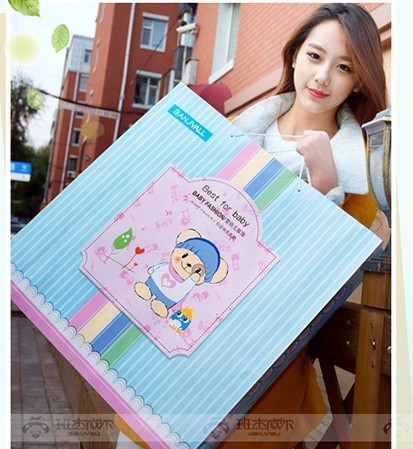 Coffret cadeau pour bébé - Vêtements + Chaussures accessoires BANJVALL 11-088-0042 Ref 1963634