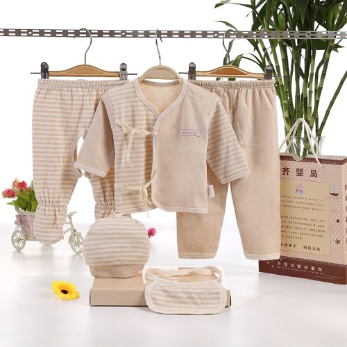 Coffret cadeau pour bébé - Vêtements + Accessoires coton coloré Ref 1963710