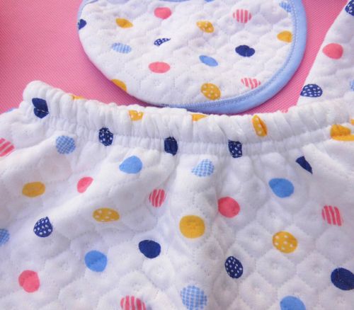 Coffret cadeau pour bébé - Vêtements + Accessoires Ref 1964217