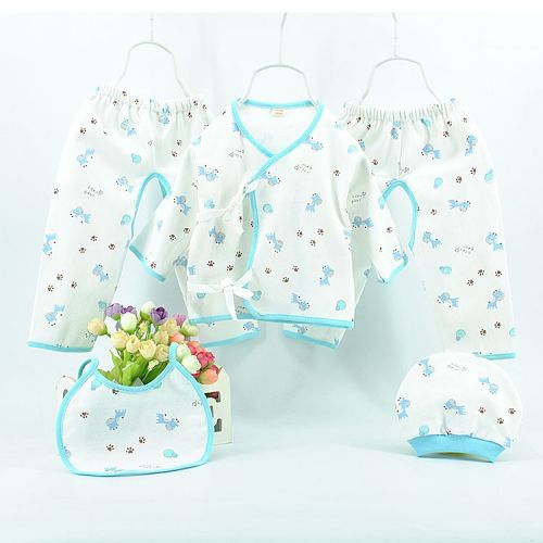 Coffret cadeau pour bébé - Vêtements + Fournitures Ref 1965048