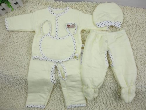 Coffret cadeau pour bébé - Vêtements + Accessoires Ref 1965430