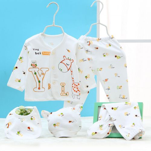 Coffret cadeau pour bébé - vêtements Voir la description Ref 1965589