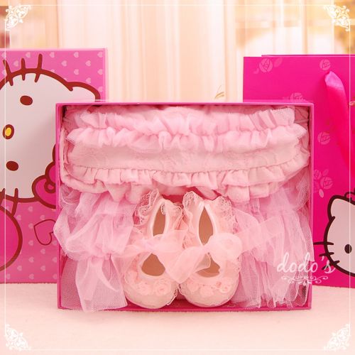 Coffret cadeau pour bébé - Vêtements + Accessoires Y1001 Ref 1965873