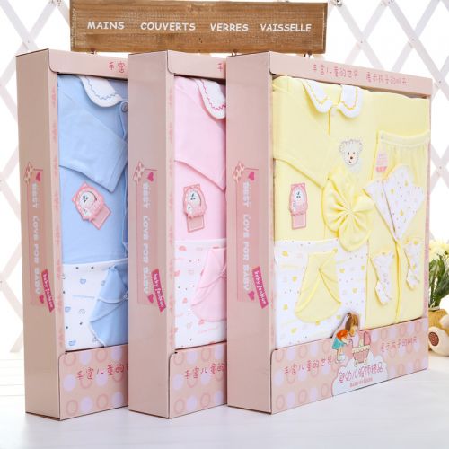 Coffret cadeau pour bébé - Vêtements + Accessoires Ref 1966245