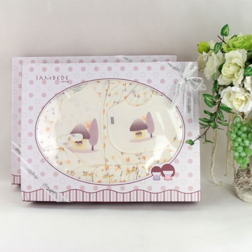 Coffret cadeau pour bébé - Vêtements + Accessoires moyen Ref 1976727