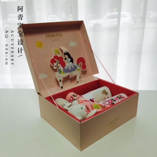 Coffret cadeau pour bébé - Vêtements + Fournitures Ref 1976965