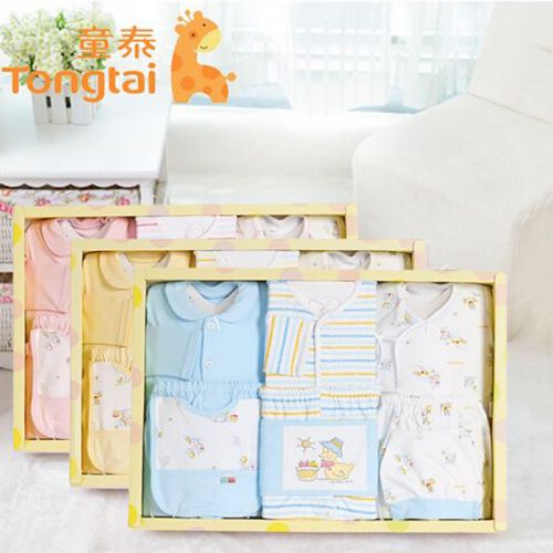 Coffret cadeau pour bébé - Vêtements + Accessoires Ref 1976991