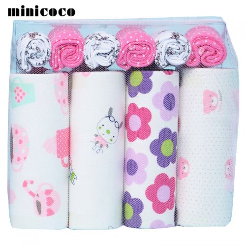 Coffret cadeau pour bébé - Vêtements + Fournitures MINI COCO MC025 Ref 1977084