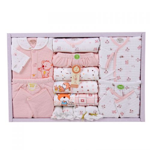 Coffret cadeau pour bébé - Vêtements + Accessoires Ref 1977160